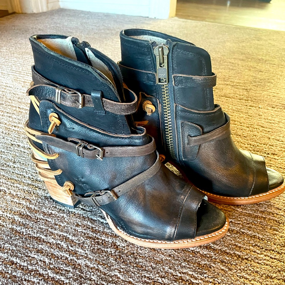 FreeBird , size 10, never worn, black